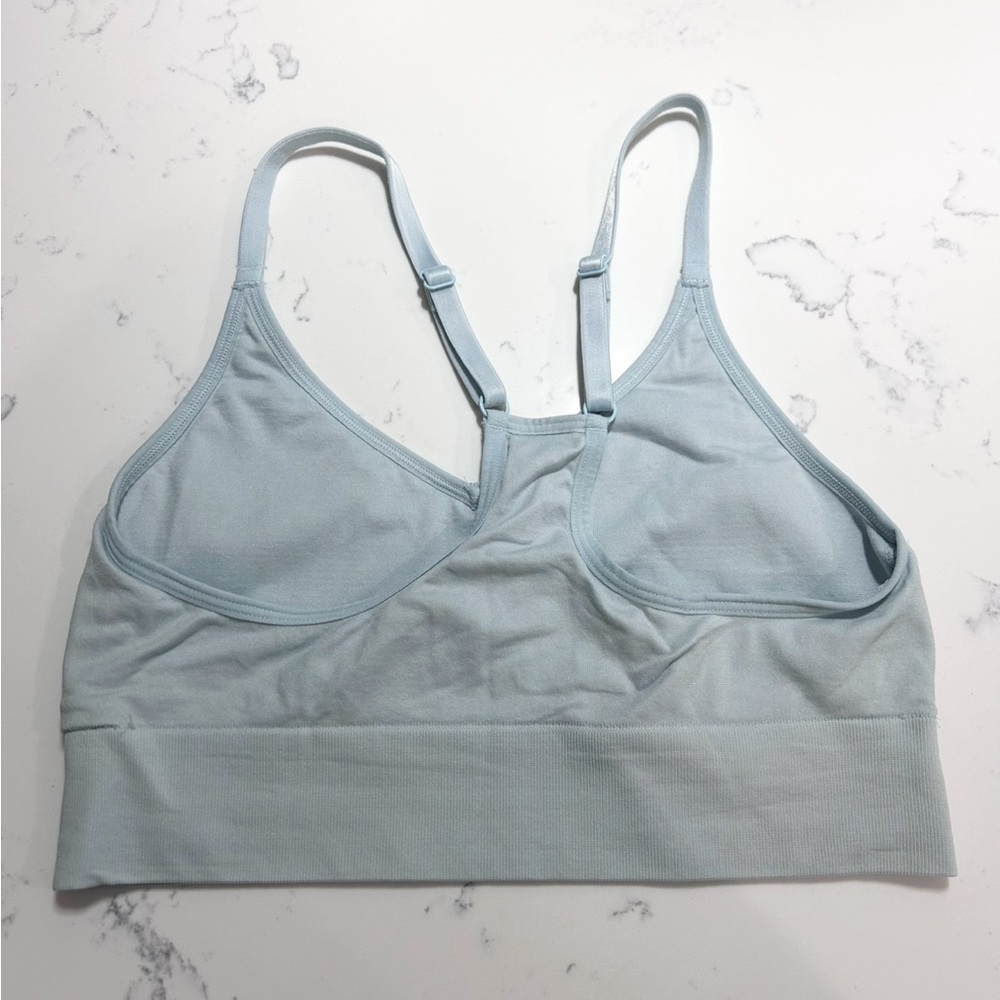 โฅ๐ฑ๐ฎ ๐๐๐๐: Seamless Racerback Sports Bra - Picture 3 of 4